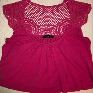EUC adorable soft flowing cap laced sleeves shirt